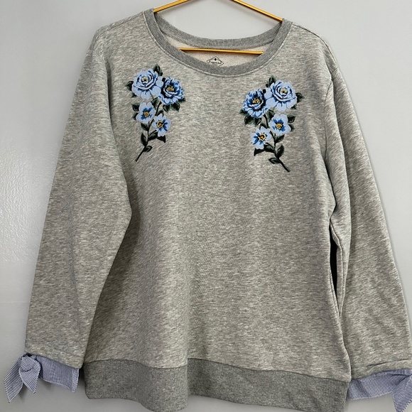 ST. JOHN'S BAY GREY WITH EMBROIDERED FLOWERS WITH MOCK SLEEVES SWEATER - Picture 1 of 6